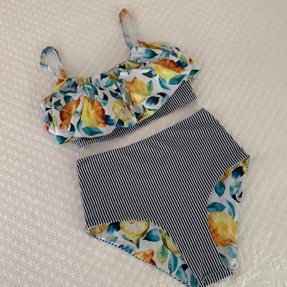 Cup She high waisted lemon swimsuit REVERSIBLE